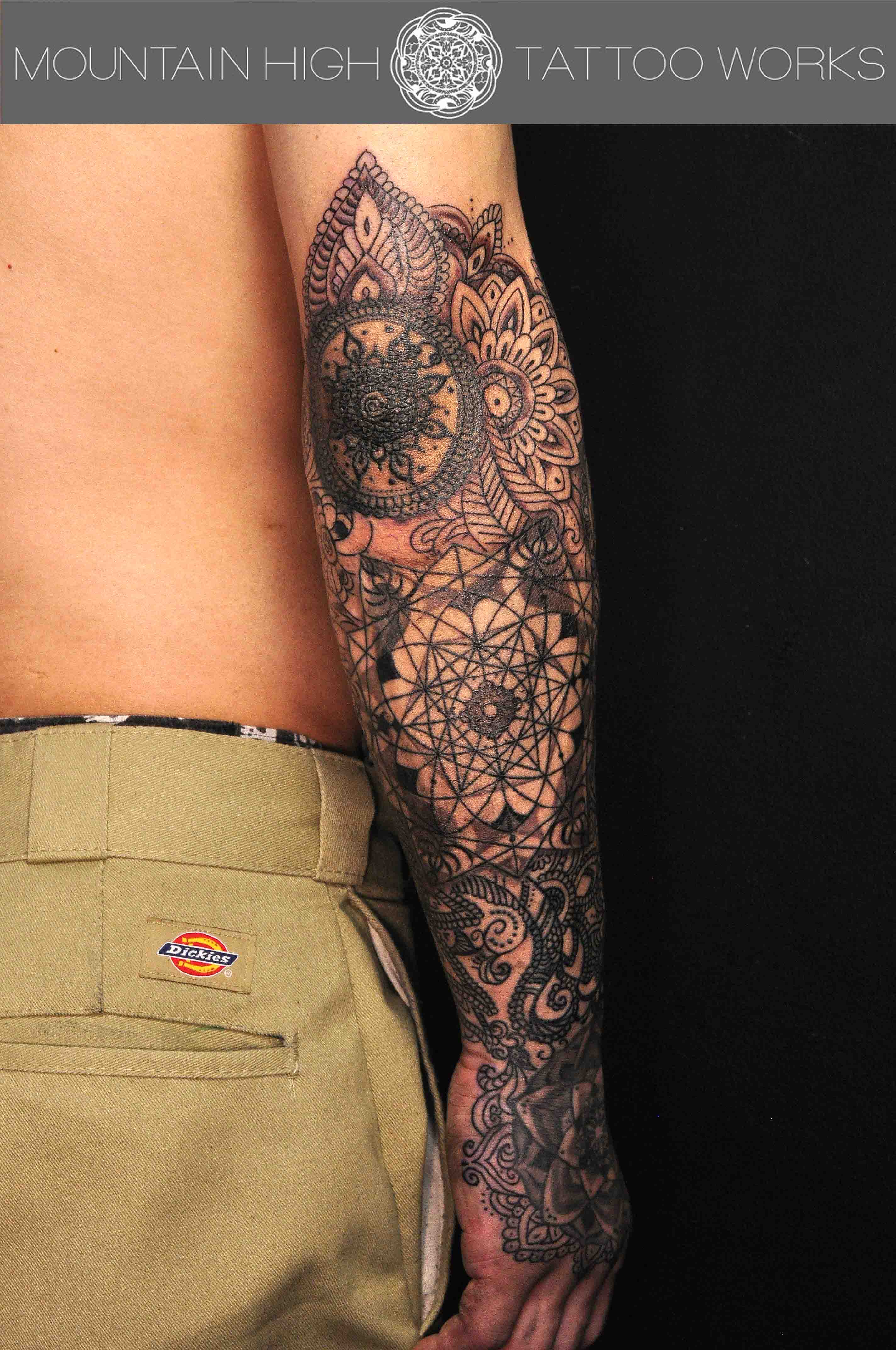 腕へのヘナ風 ジオメトリック トライバルタトゥー 札幌のタトゥースタジオ Mountain High Tattoo Works作品集