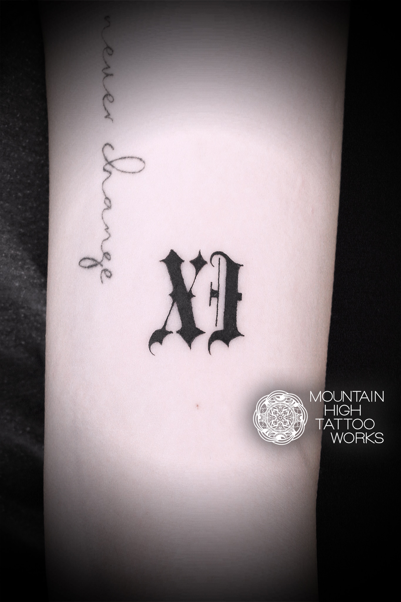 ゴシック体数字のタトゥー 札幌のタトゥースタジオ Mountain High Tattoo Works作品集